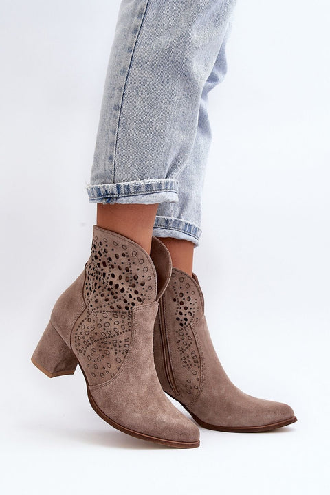 Heel boots Step in style